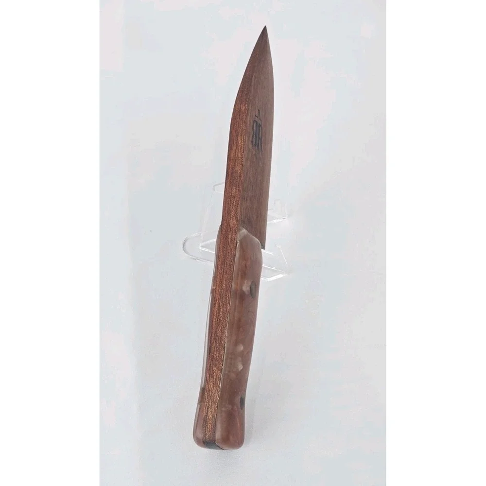 Knife this exotic